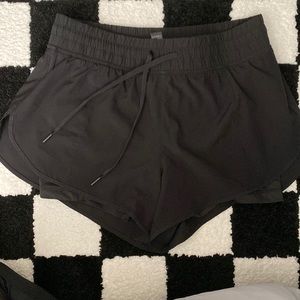 High waisted 90 degree by reflex shorts.